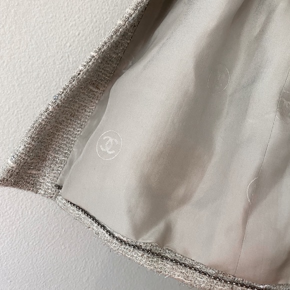 SOLD❗️Chanel runway fall silver gray tweed blazer jacket - Picture 10 of 14